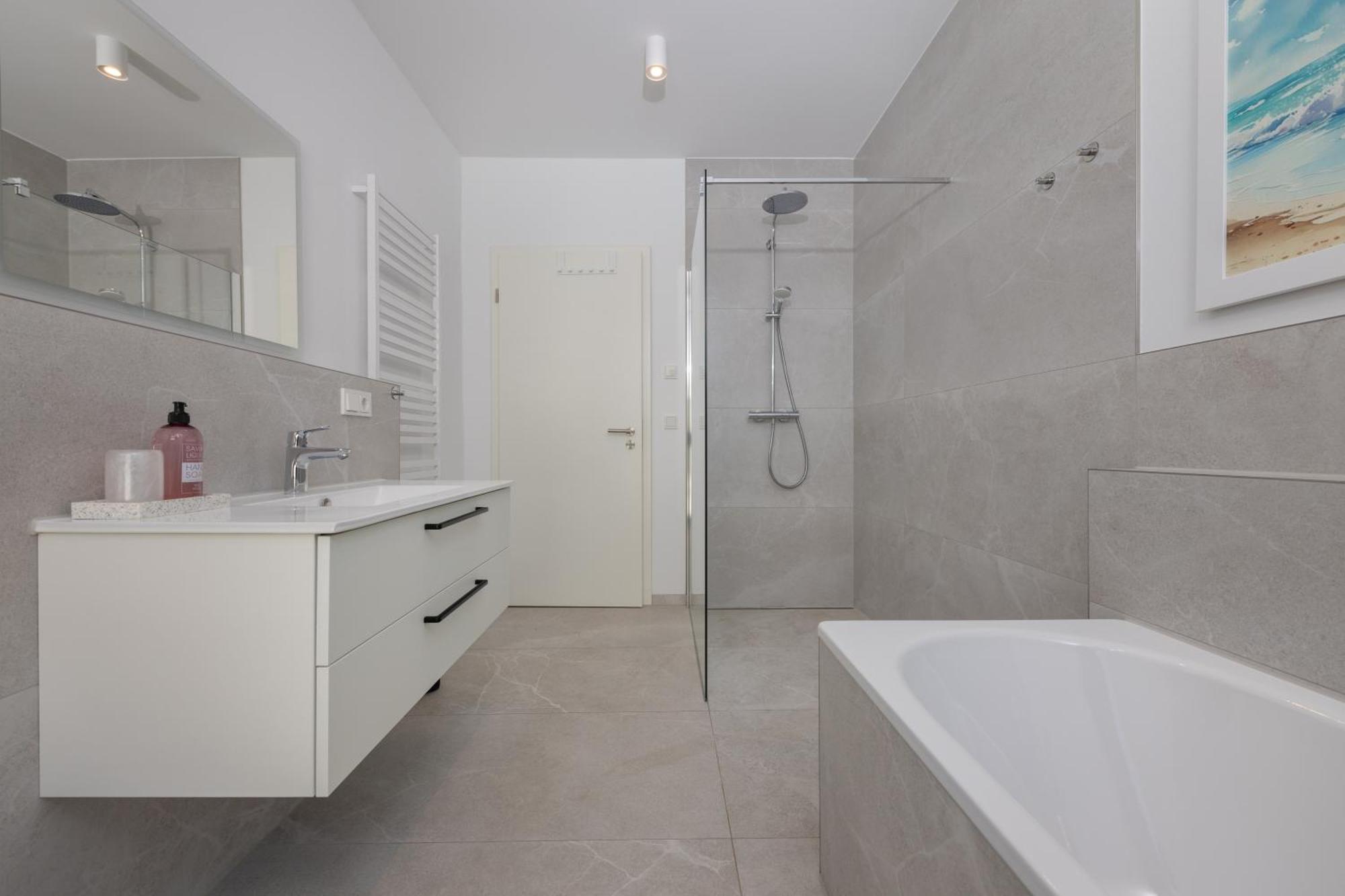 רוסטוק Ferienwohnung Strom Acht - Modern Frisch Inkl Stellplatz, Balkon - 200M Zum Alten Strom מראה חיצוני תמונה